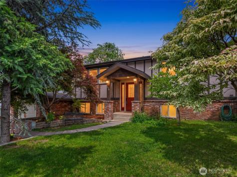 239 6th Street NE East Wenatchee WA 98802