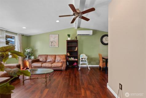 239 6th Street NE East Wenatchee WA 98802