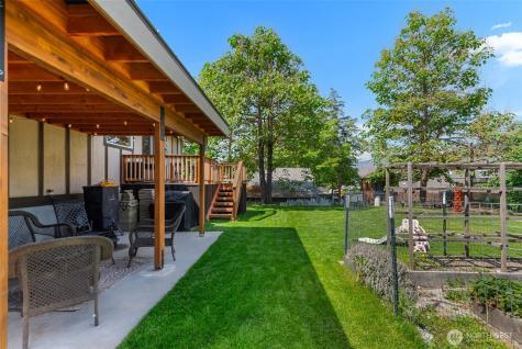 239 6th Street NE East Wenatchee WA 98802