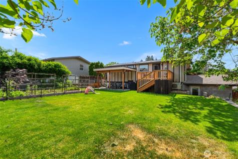 239 6th Street NE East Wenatchee WA 98802