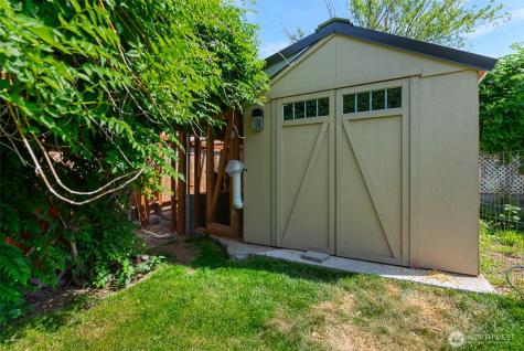 239 6th Street NE East Wenatchee WA 98802