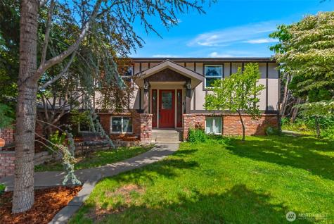 239 6th Street NE East Wenatchee WA 98802