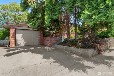 239 6th Street NE East Wenatchee WA 98802