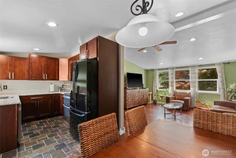 239 6th Street NE East Wenatchee WA 98802