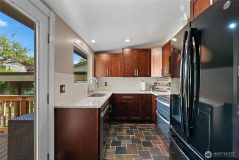 239 6th Street NE East Wenatchee WA 98802