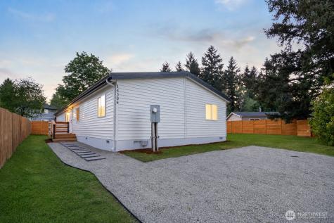 14306 Greenbelt Drive E Bonney Lake WA 98391