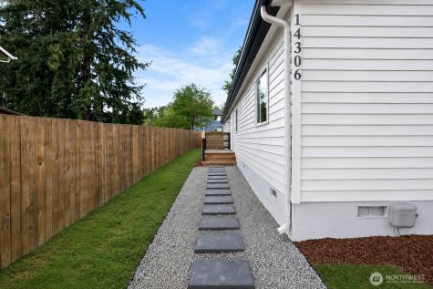 14306 Greenbelt Drive E Bonney Lake WA 98391