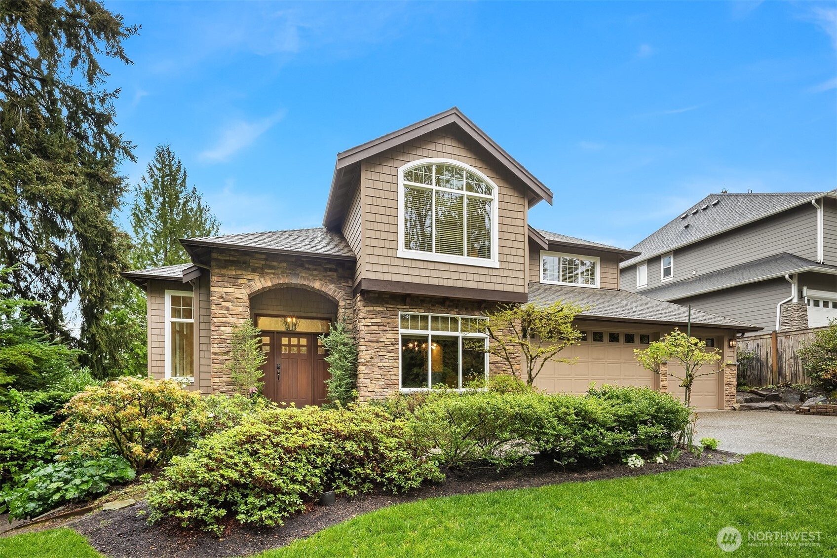 816 100th Avenue SE Bellevue WA 98004