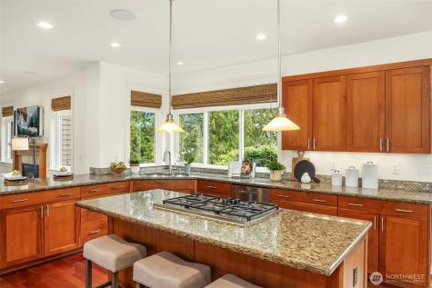 816 100th Avenue SE Bellevue WA 98004