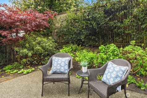 816 100th Avenue SE Bellevue WA 98004