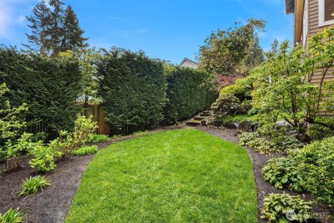 816 100th Avenue SE Bellevue WA 98004