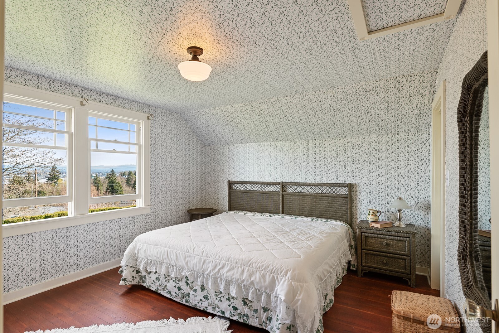 4436 Seahurst Everett WA 98203