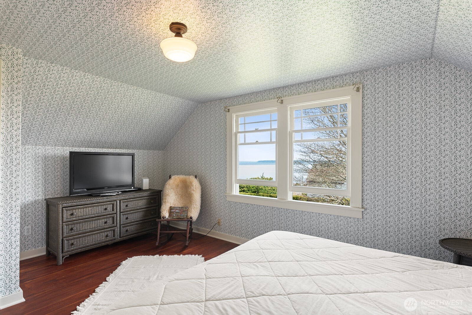 4436 Seahurst Everett WA 98203