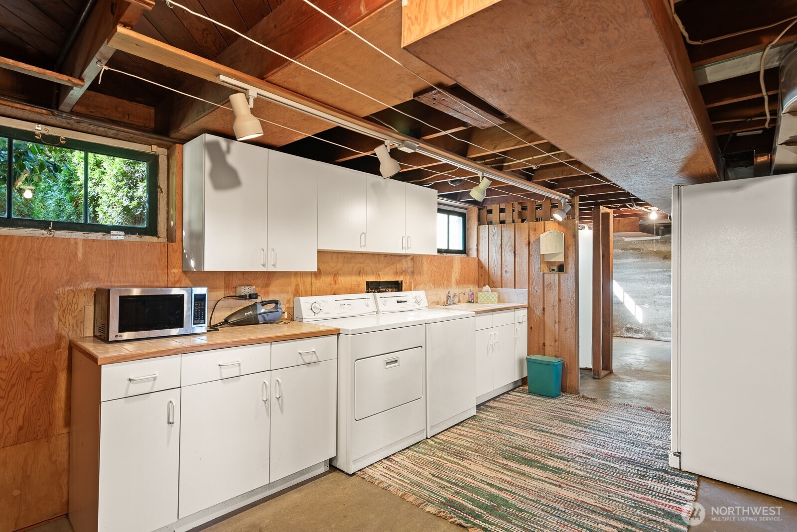4436 Seahurst Everett WA 98203