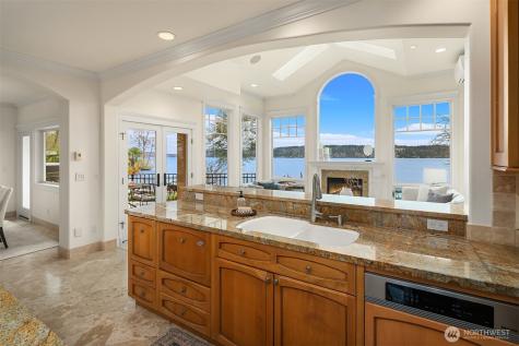 8772 Sand Point Way NE Seattle WA 98115