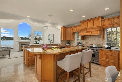 8772 Sand Point Way NE Seattle WA 98115