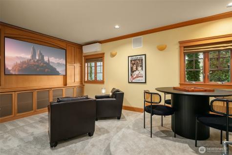 8772 Sand Point Way NE Seattle WA 98115