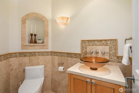 8772 Sand Point Way NE Seattle WA 98115