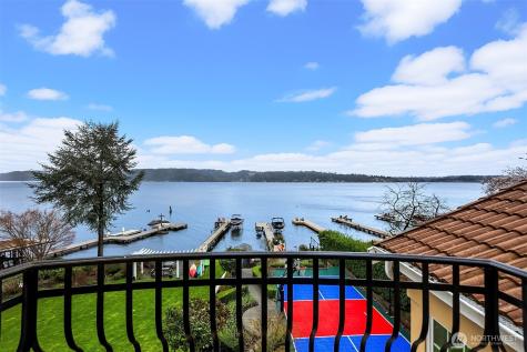 8772 Sand Point Way NE Seattle WA 98115