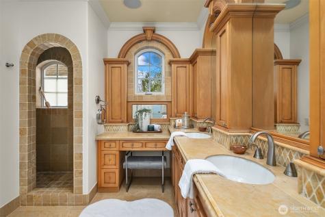 8772 Sand Point Way NE Seattle WA 98115