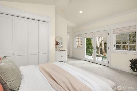 8772 Sand Point Way NE Seattle WA 98115