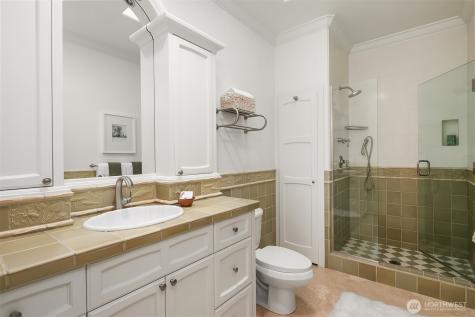 8772 Sand Point Way NE Seattle WA 98115