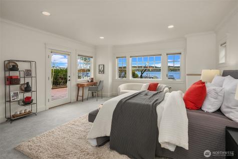 8772 Sand Point Way NE Seattle WA 98115