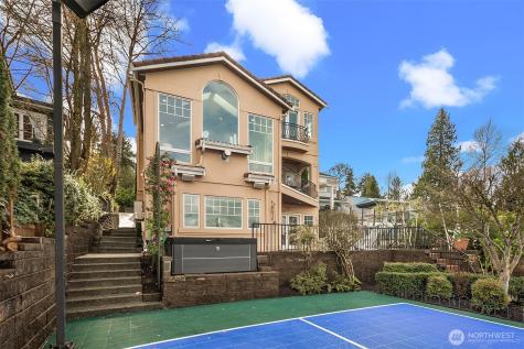 8772 Sand Point Way NE Seattle WA 98115