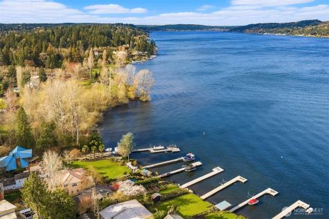 8772 Sand Point Way NE Seattle WA 98115