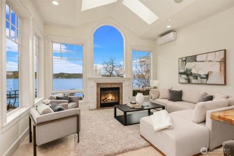8772 Sand Point Way NE Seattle WA 98115