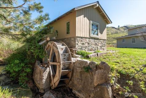 882 Lower Joe Creek Road Manson WA 98831