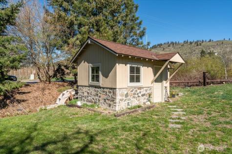 882 Lower Joe Creek Road Manson WA 98831