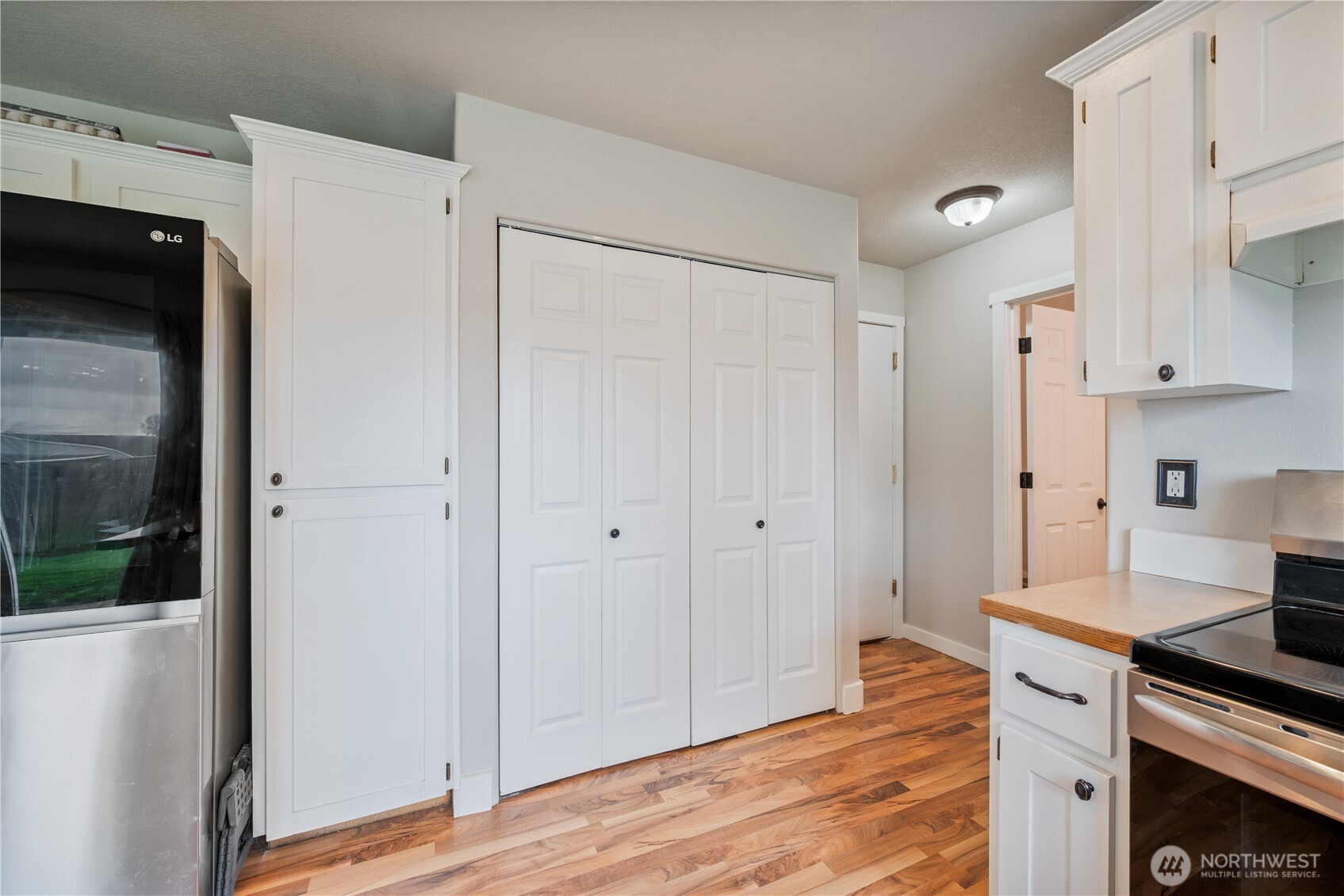 1828 Schneiter Drive Longview WA 98632