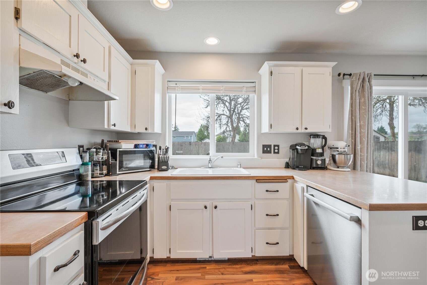 1828 Schneiter Drive Longview WA 98632