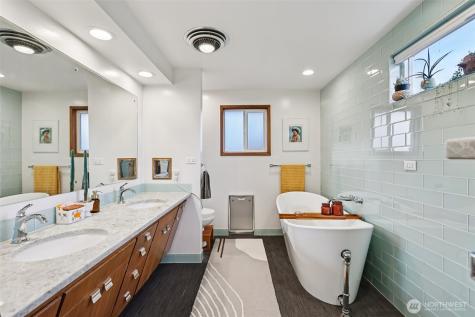 1209 S 10th Street Mount Vernon WA 98274