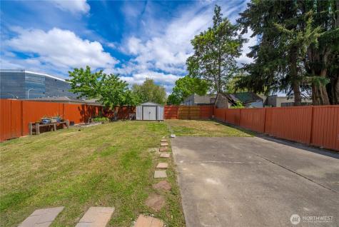 516 Pelly Avenue N Renton WA 98057