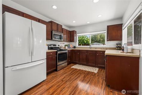 516 Pelly Avenue N Renton WA 98057