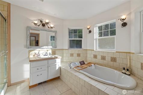 22068 Mcmurray Shore Drive Mount Vernon WA 98274