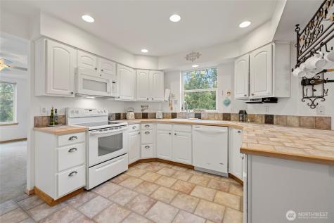 22068 Mcmurray Shore Drive Mount Vernon WA 98274