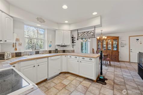 22068 Mcmurray Shore Drive Mount Vernon WA 98274