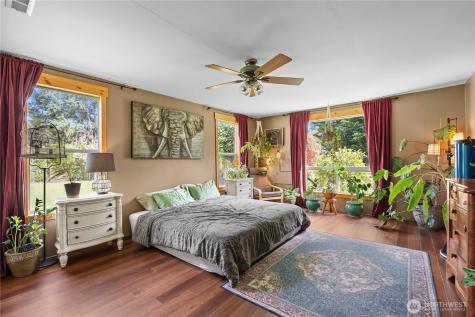 2036 Tacoma Road Puyallup WA 98371