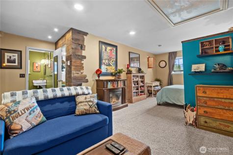 2036 Tacoma Road Puyallup WA 98371