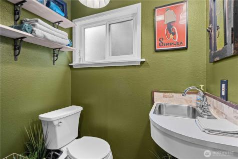 2036 Tacoma Road Puyallup WA 98371