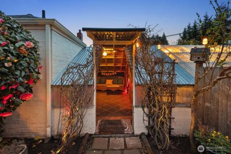2036 Tacoma Road Puyallup WA 98371