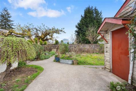 2036 Tacoma Road Puyallup WA 98371