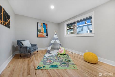 23619 5th Avenue W Bothell WA 98021