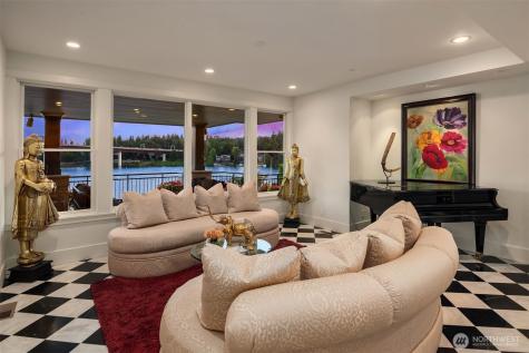 16 Enatai Drive Bellevue WA 98004