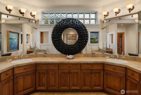 16 Enatai Drive Bellevue WA 98004