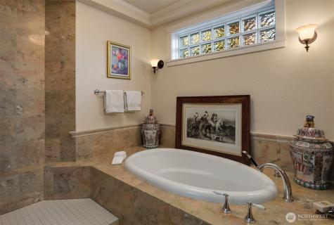 16 Enatai Drive Bellevue WA 98004