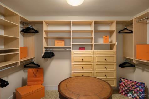 16 Enatai Drive Bellevue WA 98004